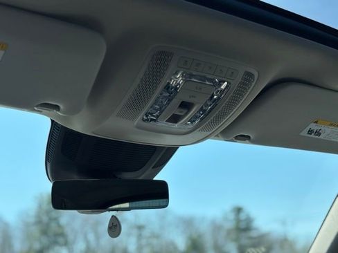 Used 2025 Mercedes-Benz GLE 350 4MATIC image 37