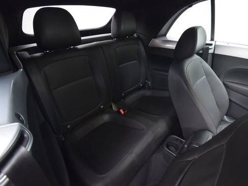 Used 2014 Volkswagen Beetle TDI image 20