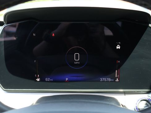 Used 2024 Chevrolet Trax LT w/ Driver Confidence Package image 14