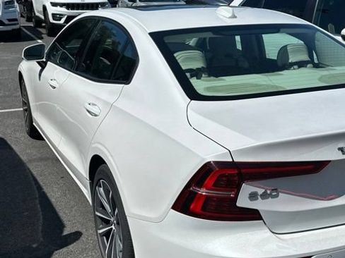 Used 2021 Volvo S60 T5 Momentum w/ Advanced Package FWD image 6