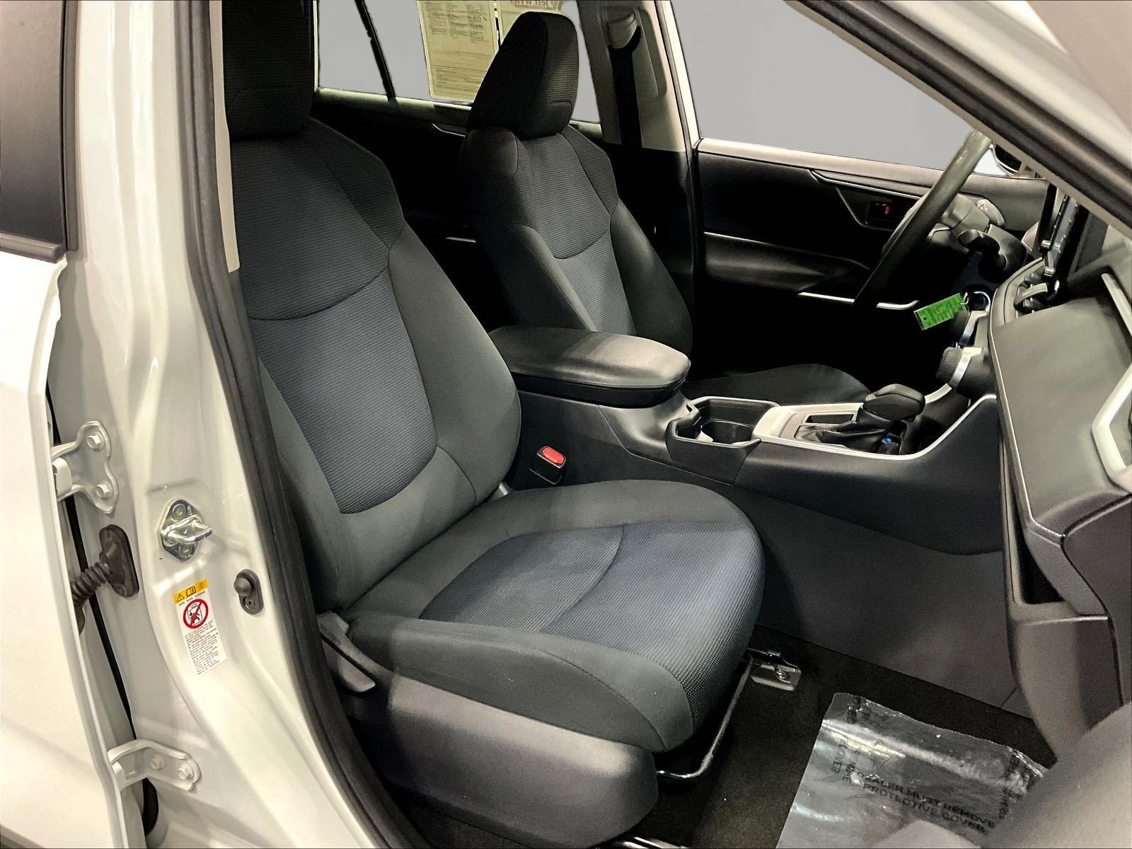 Used 2019 Toyota RAV4 LE w/ All Weather Liner Package FWD image 29