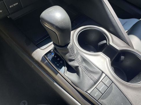 Used 2024 Toyota Camry SE w/ Convenience Package image 15