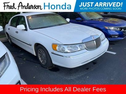 Used 2002 Lincoln Town Car Signature