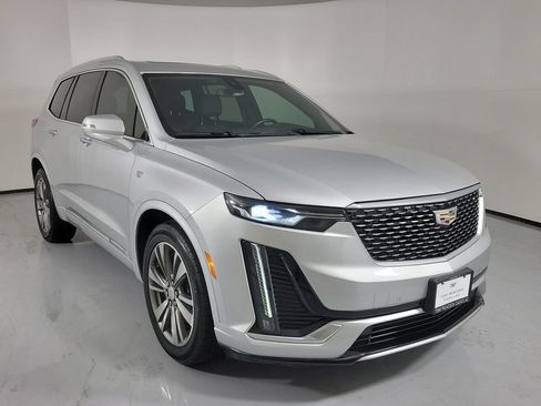 Used 2020 Cadillac XT6 Premium Luxury FWD image 1