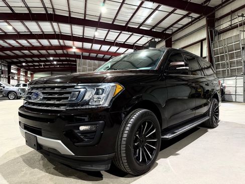 Used 2021 Ford Expedition Max XLT image 9