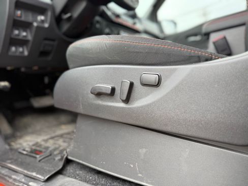 Used 2025 Nissan Frontier PRO-4X AWD/4WD image 25