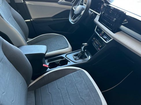 New 2026 Volkswagen Taos SE FWD image 14
