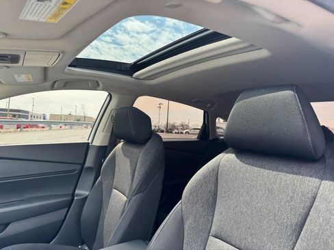 Certified 2025 Honda Accord SE image 18