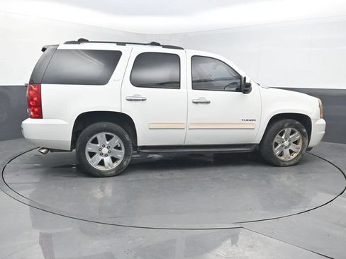 Used 2011 GMC Yukon SLT w/ Regional Value Package RWD image 7