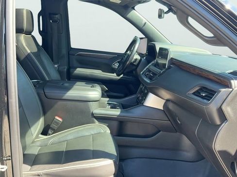 Used 2021 Chevrolet Suburban Premier w/ Premium Package image 10