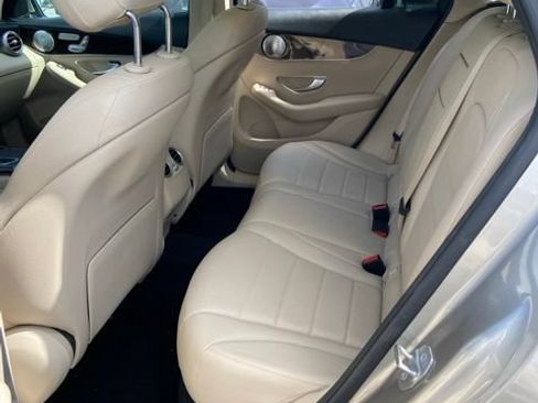 Used 2020 Mercedes-Benz GLC 300 image 5