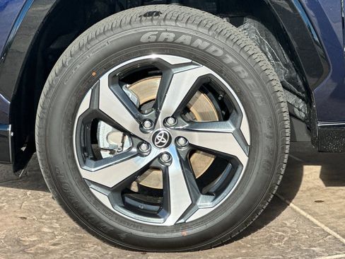 Certified 2025 Toyota RAV4 SE w/ Weather & Moonroof Package image 33