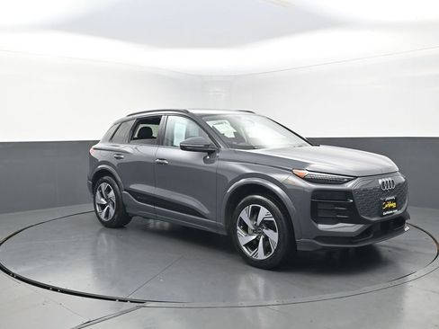 Used 2025 Audi Q6 e-tron Premium Plus w/ Premium Plus AWD/4WD image 12