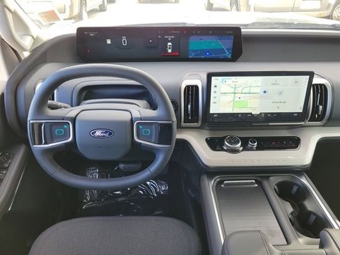 New 2025 Ford Expedition Max Active image 9