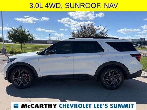 Used 2025 Ford Explorer ST w/ Sun And Sound Package AWD/4WD image 5