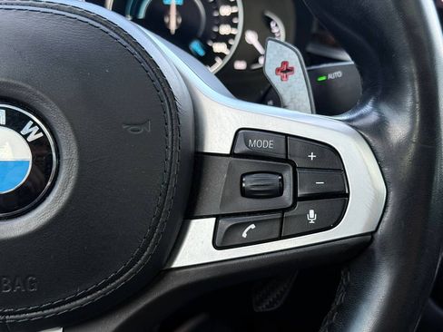 Used 2019 BMW 530e w/ M Sport Package RWD image 19
