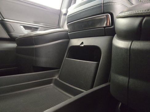 Used 2025 Rivian R1S Adventure AWD/4WD image 33