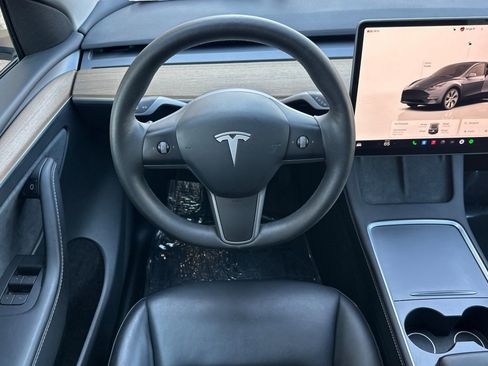 Used 2023 Tesla Model Y Long Range image 15