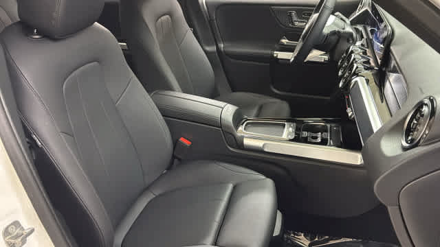 Certified 2026 Mercedes-Benz GLB 250 4MATIC image 38