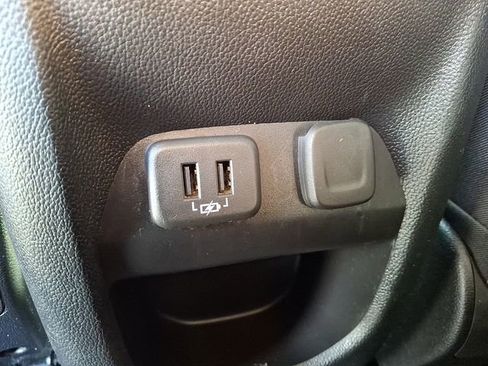 Used 2020 Chevrolet Colorado LT w/ LPO, Premium Interior Package image 11