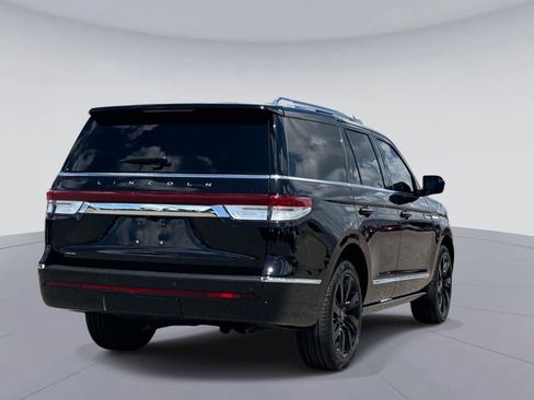 Used 2024 Lincoln Navigator Reserve AWD/4WD image 3
