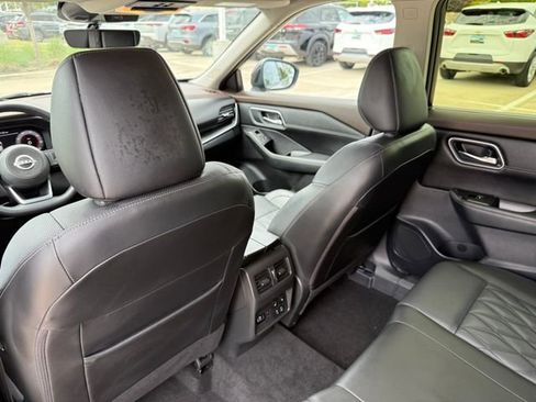 Used 2023 Nissan Rogue Platinum w/ Platinum Premium Package AWD/4WD image 26