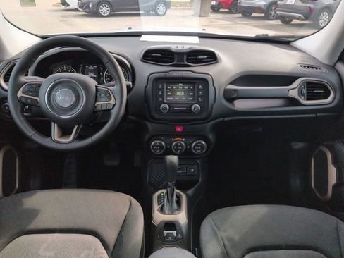 Used 2016 Jeep Renegade Latitude w/ Popular Equipment Group FWD image 13