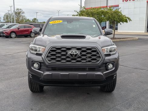 Certified 2021 Toyota Tacoma TRD Sport w/ Technology Package AWD/4WD image 2