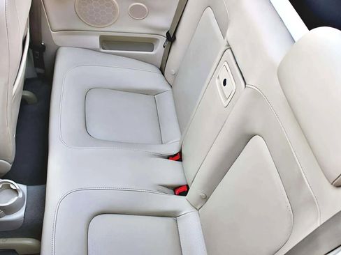 Used 2007 Volkswagen Beetle 2.5 Convertible 2D image 20