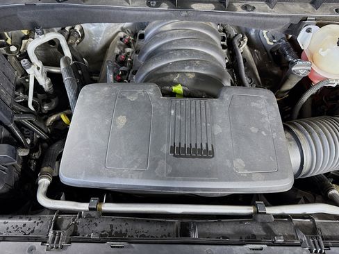 Used 2021 Chevrolet Silverado 1500 LT image 38