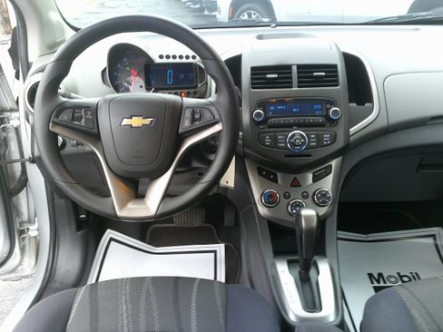 Used 2014 Chevrolet Sonic LT FWD image 24