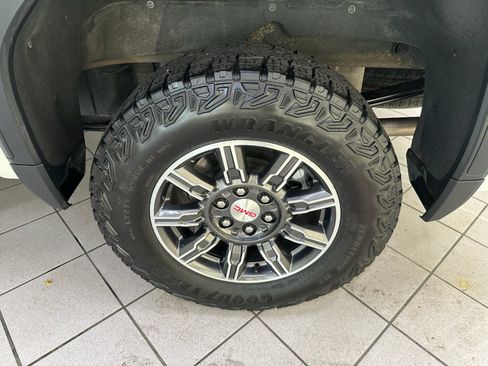 Certified 2025 GMC Sierra 1500 AT4 AWD/4WD image 18