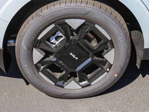 New 2026 Kia Carnival EX image 9