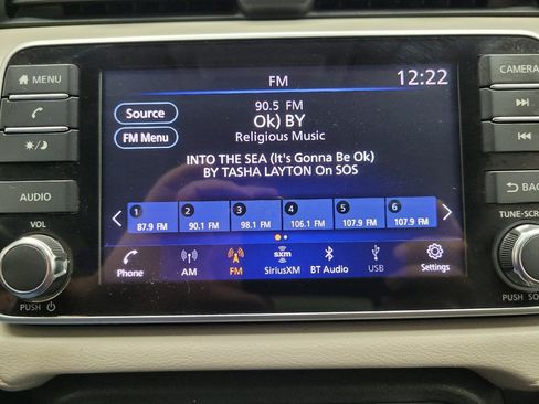 Used 2021 Nissan Versa SV FWD image 25