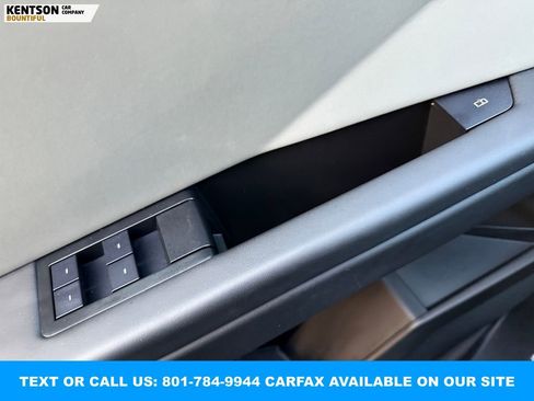 Used 2024 Tesla Cybertruck AWD Crew Cab image 20