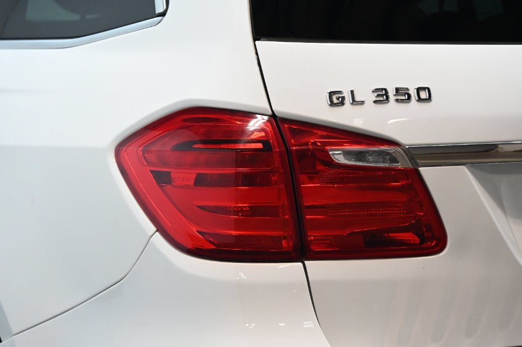 Used 2016 Mercedes-Benz GL 320 BlueTEC 4MATIC w/ Premium I Package image 15