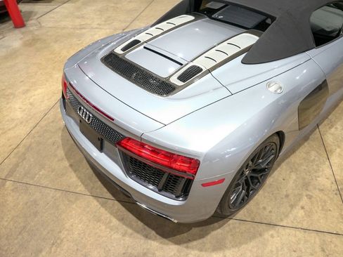 Used 2018 Audi R8 V10 w/ Carbon Exterior Package AWD/4WD image 34