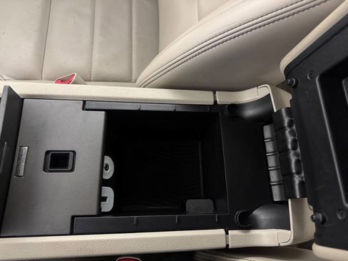 Used 2012 Ford Taurus SEL image 31