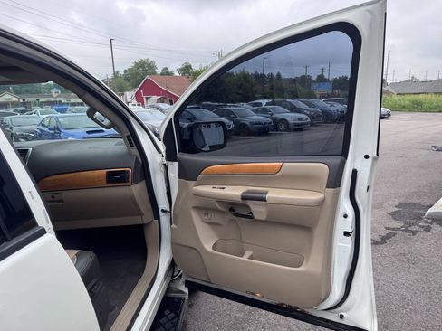 Used 2014 Nissan Armada Platinum w/ Platinum Reserve Package AWD/4WD image 14