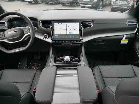 New 2025 Jeep Wagoneer L Series II image 4