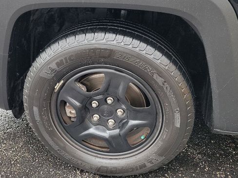 Used 2019 Jeep Renegade Sport image 13