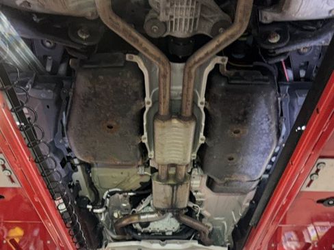 Used 2018 Land Rover Discovery SE image 94