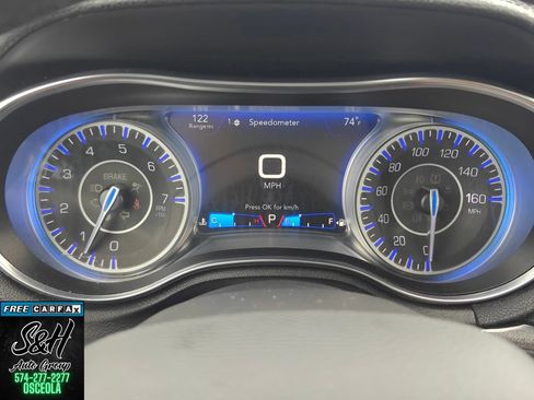 Used 2017 Chrysler 300 Touring w/ Value Package RWD image 22