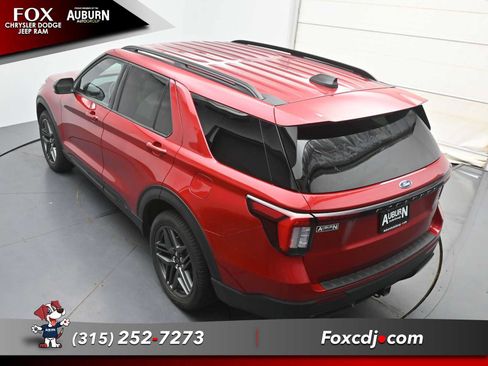 Used 2025 Ford Explorer ST-Line w/ ST-Line Street Pack AWD/4WD image 31