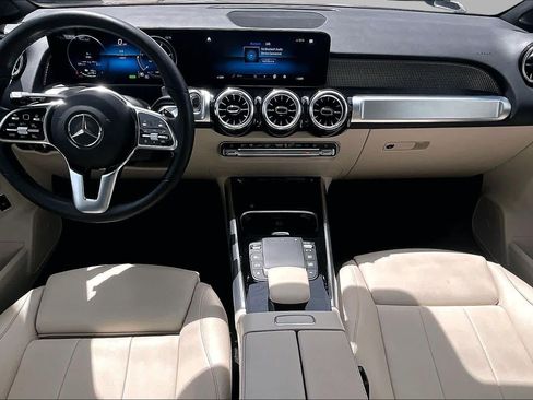 Certified 2023 Mercedes-Benz EQB 300 4MATIC w/ Exclusive Package image 15