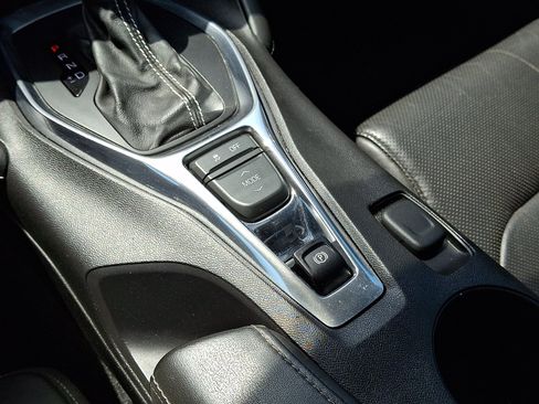 Used 2016 Chevrolet Camaro SS RWD image 18