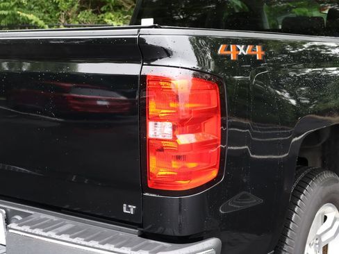 Certified 2018 Chevrolet Silverado 1500 LT w/ All Star Edition AWD/4WD image 10