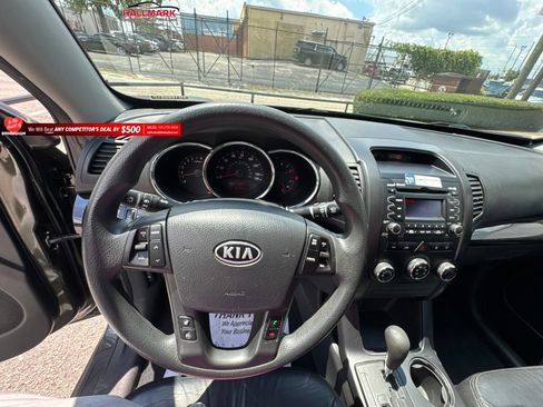 Used 2011 Kia Sorento LX FWD image 26