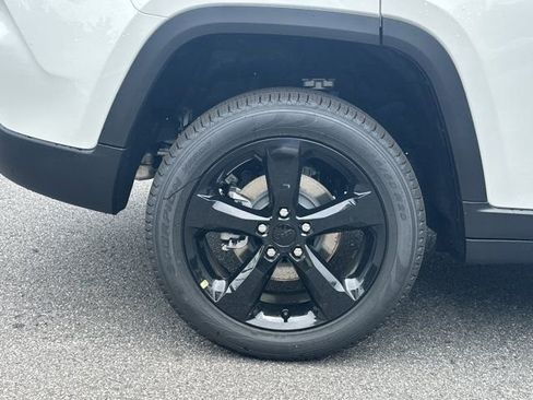 New 2026 Jeep Grand Cherokee Limited AWD/4WD image 17