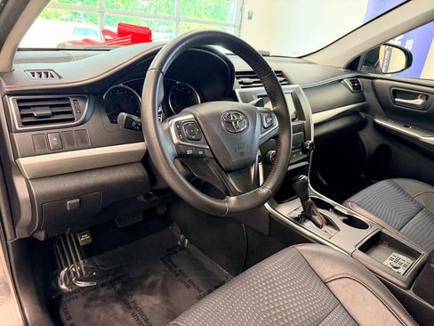 Used 2015 Toyota Camry SE FWD image 17